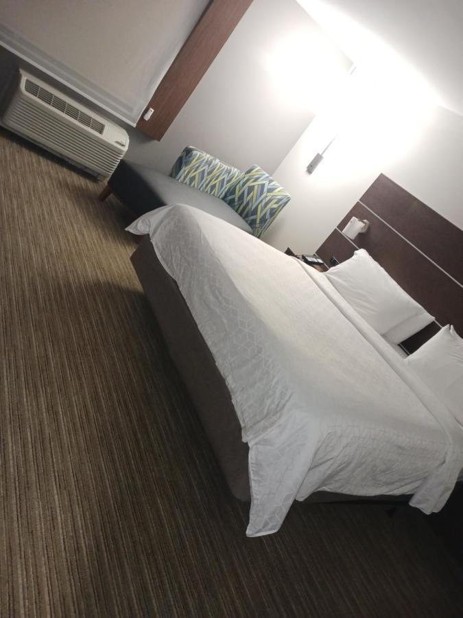 Holiday Inn Express & Suites Gainesville - Lake Lanier Area By Ihg Exterior photo