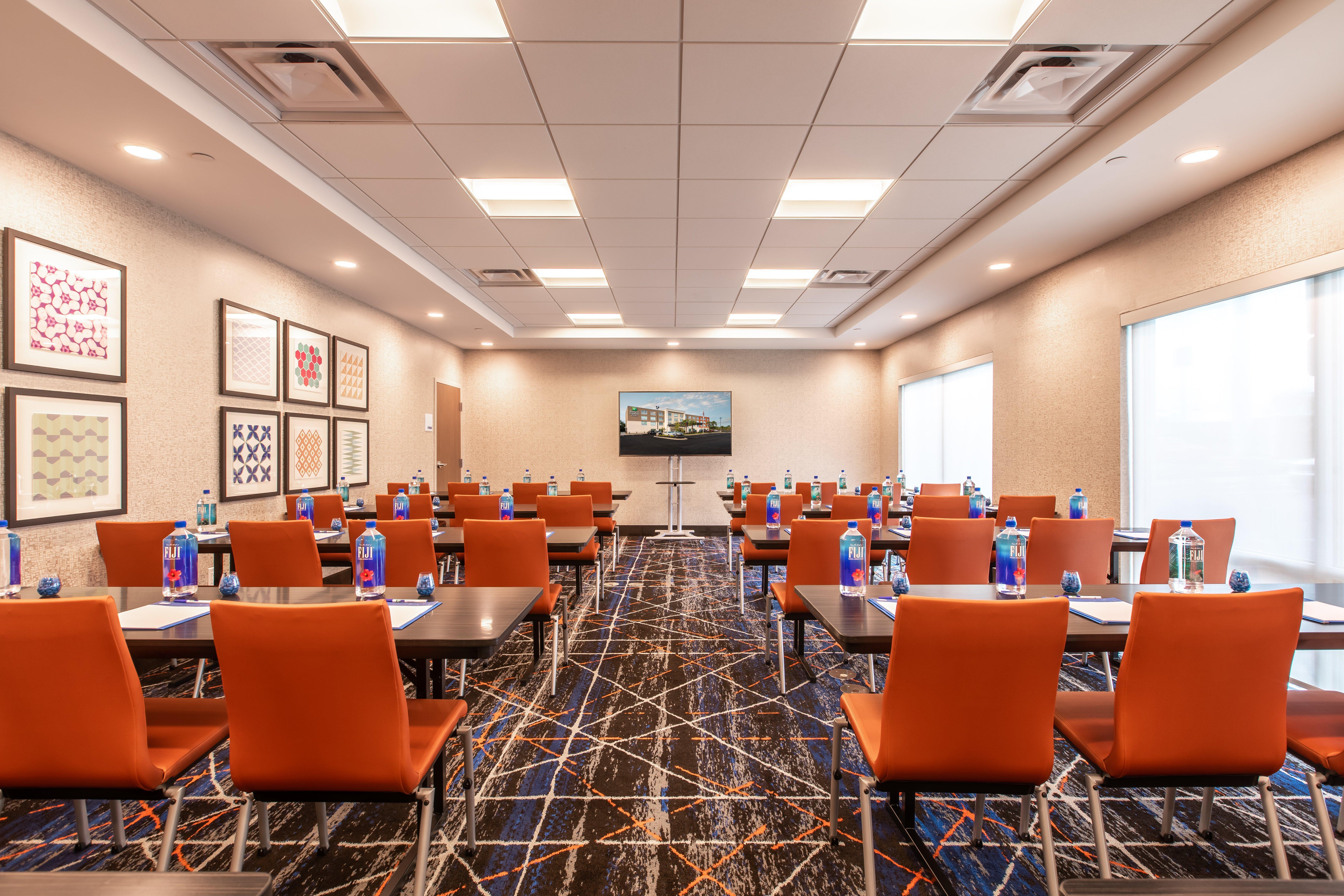 Holiday Inn Express & Suites Gainesville - Lake Lanier Area By Ihg Exterior photo