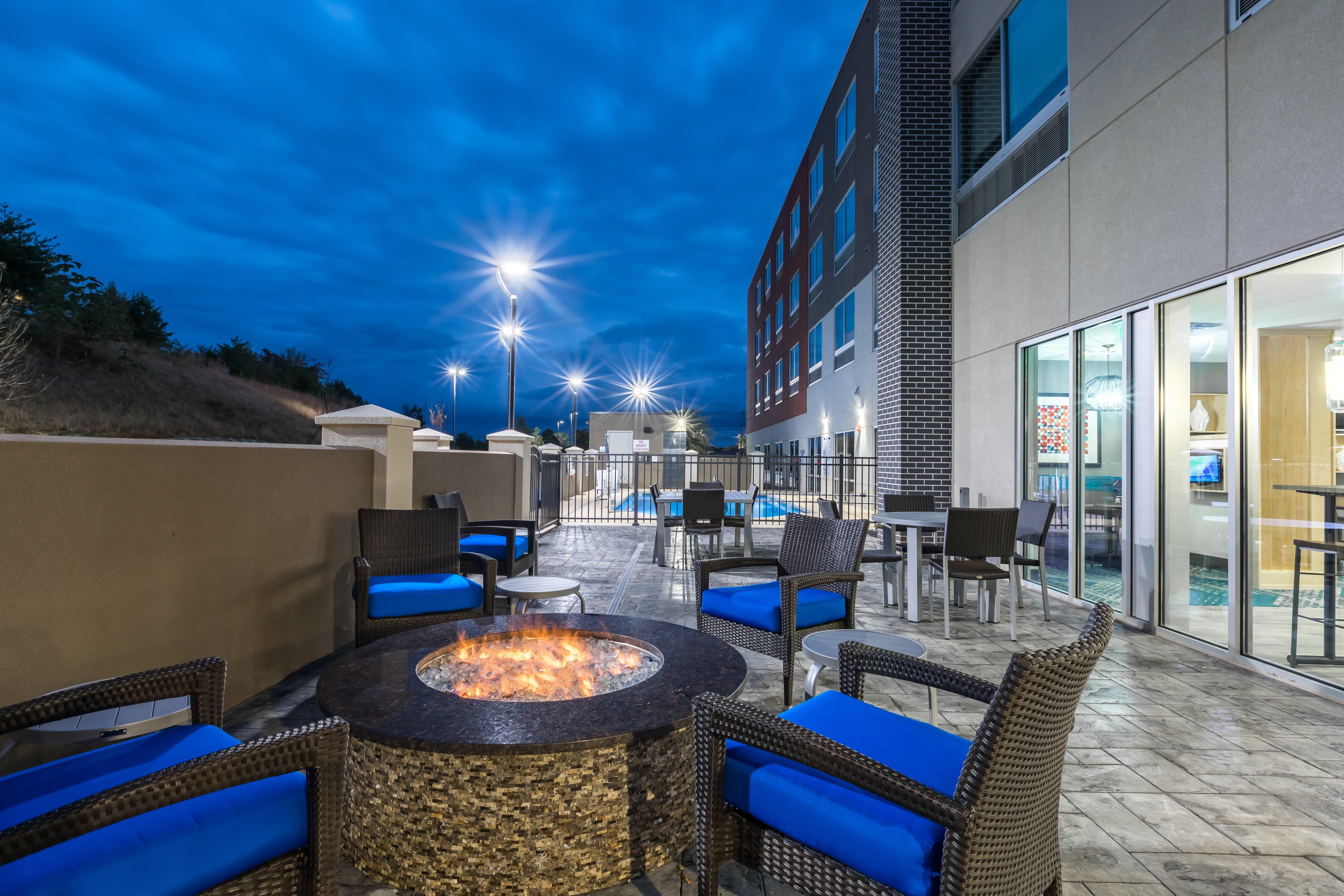 Holiday Inn Express & Suites Gainesville - Lake Lanier Area By Ihg Exterior photo