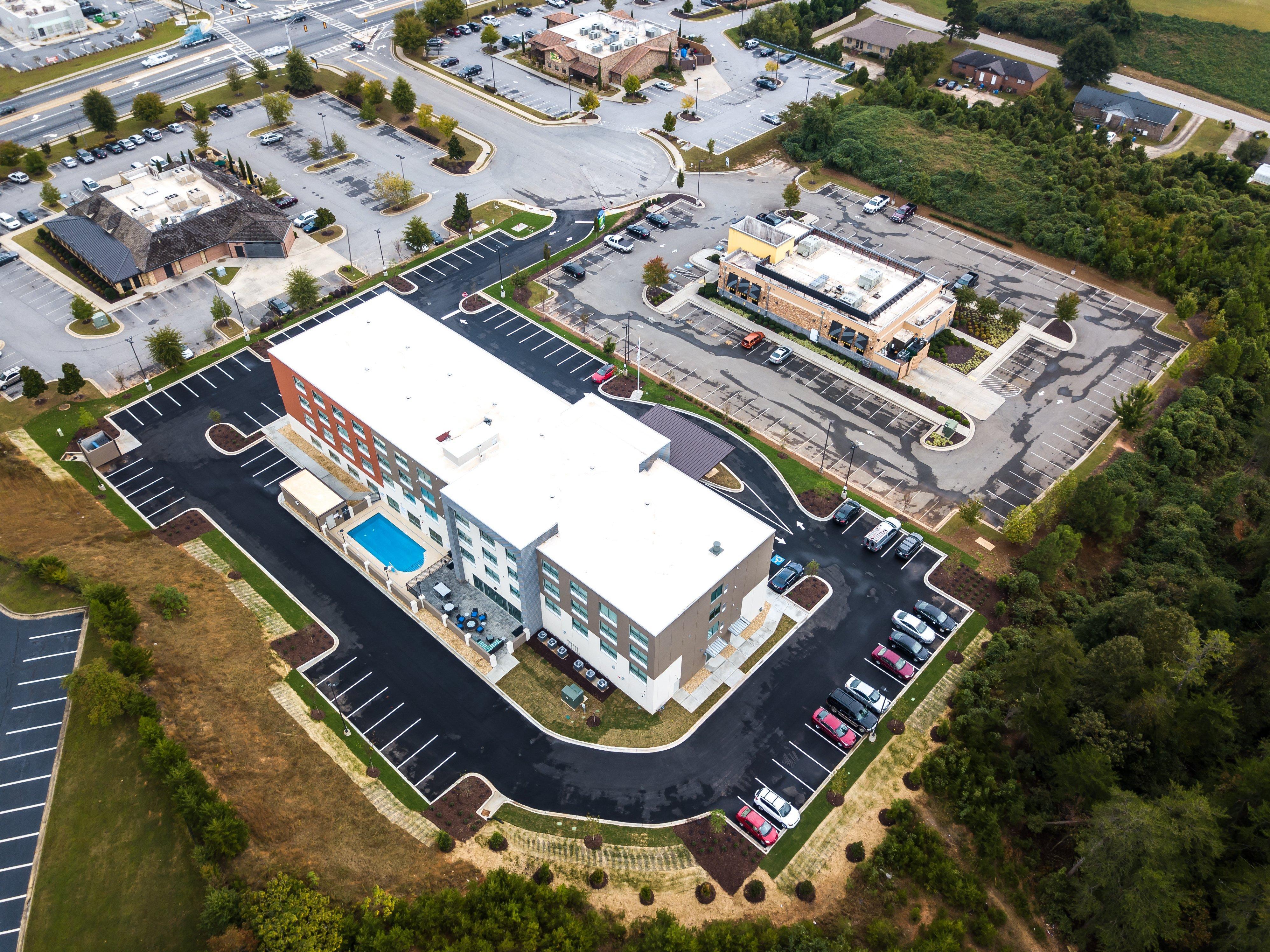 Holiday Inn Express & Suites Gainesville - Lake Lanier Area By Ihg Exterior photo