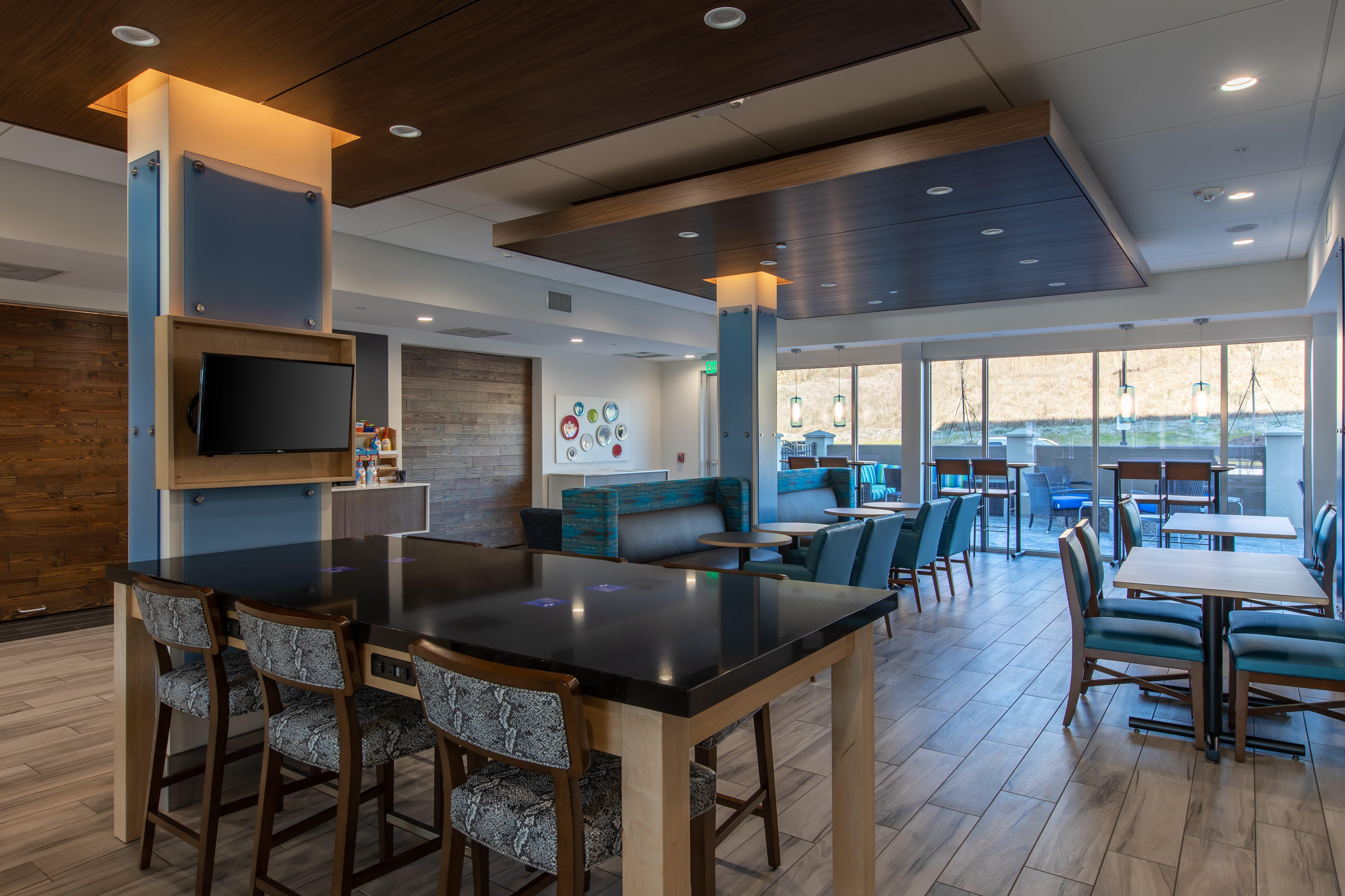 Holiday Inn Express & Suites Gainesville - Lake Lanier Area By Ihg Exterior photo