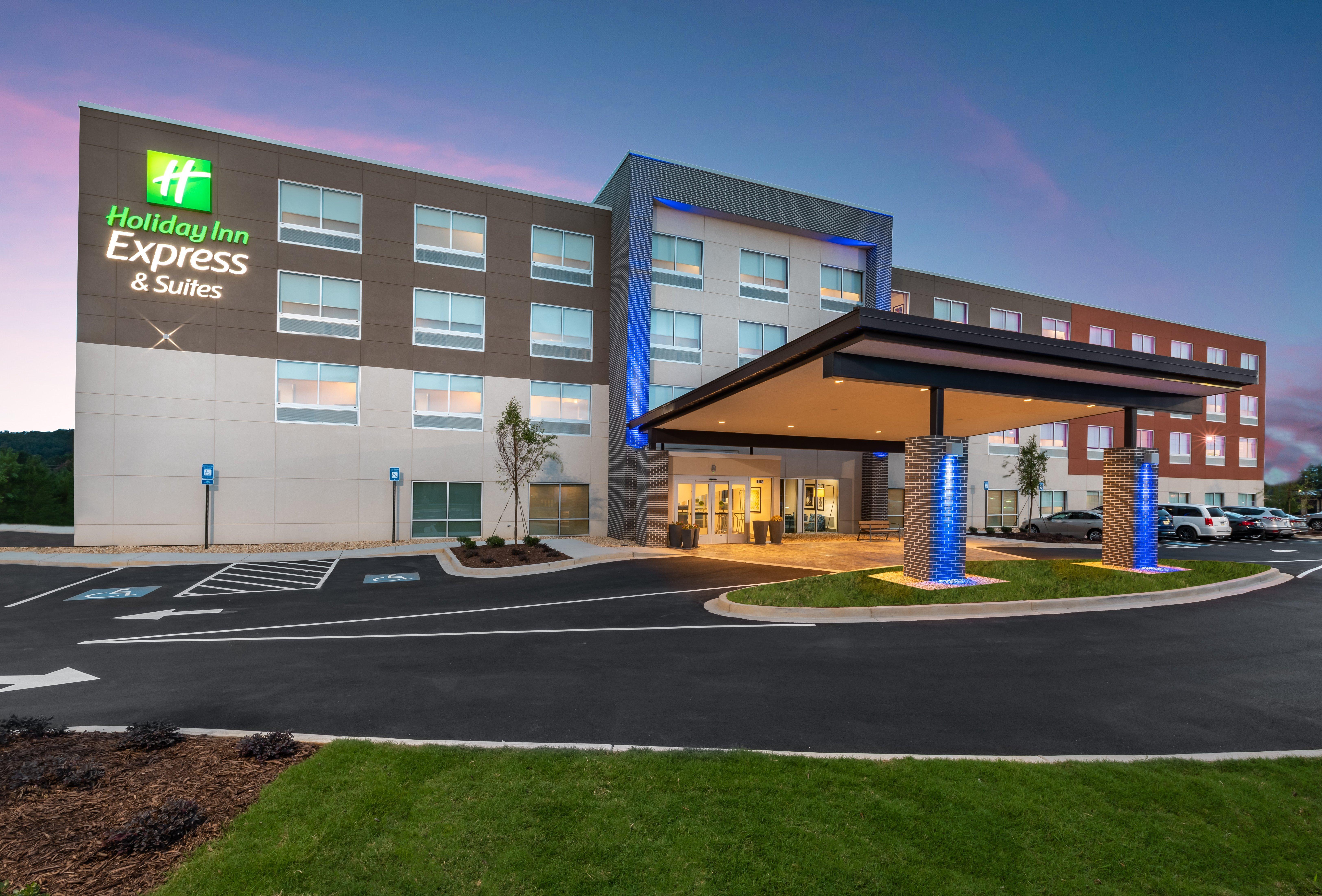 Holiday Inn Express & Suites Gainesville - Lake Lanier Area By Ihg Exterior photo