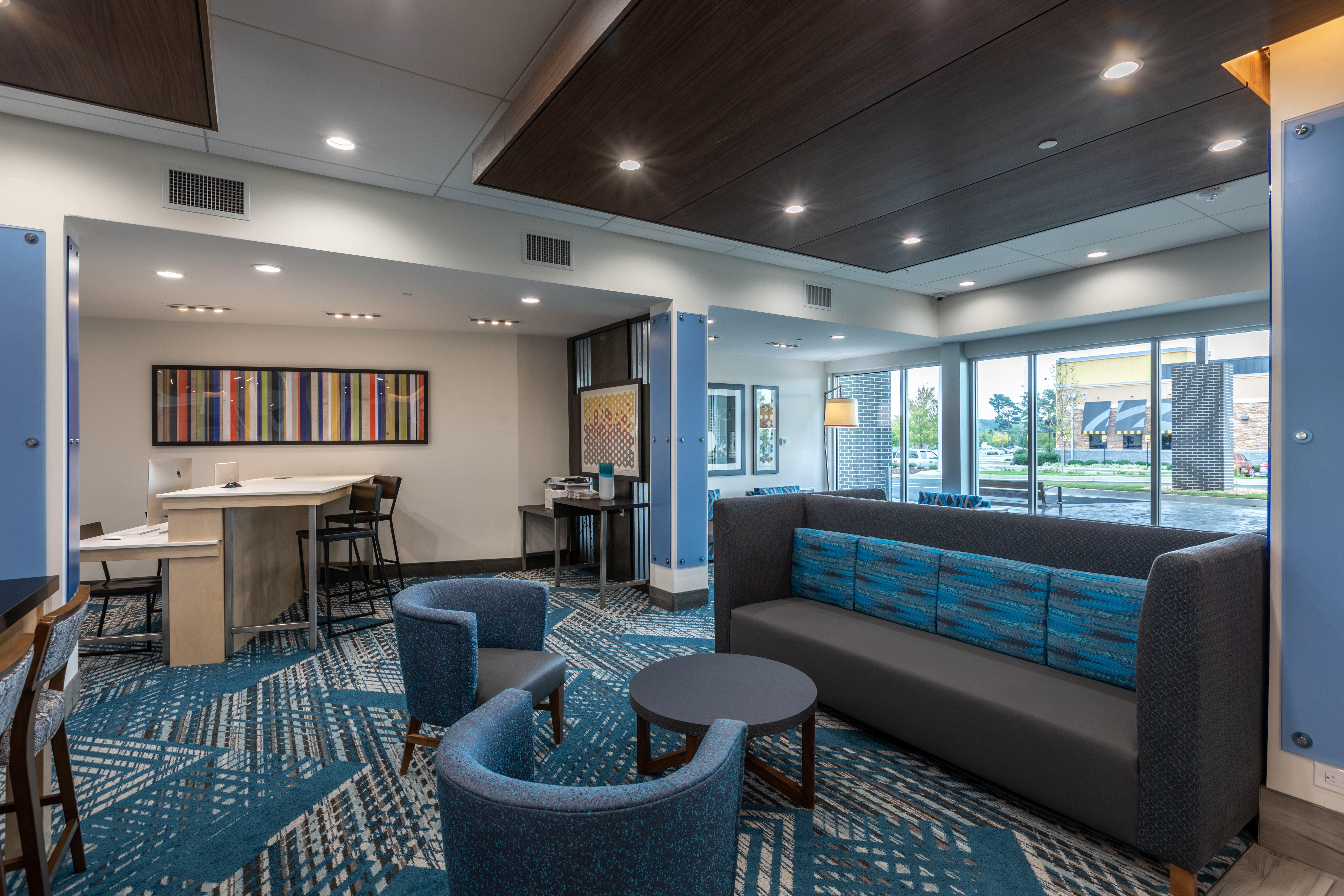 Holiday Inn Express & Suites Gainesville - Lake Lanier Area By Ihg Exterior photo